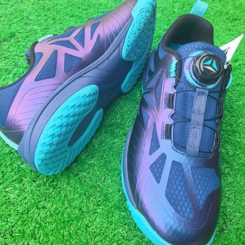 Scarpe da Tennis di Marca di L - Table Tennis Court recensione e prezzo